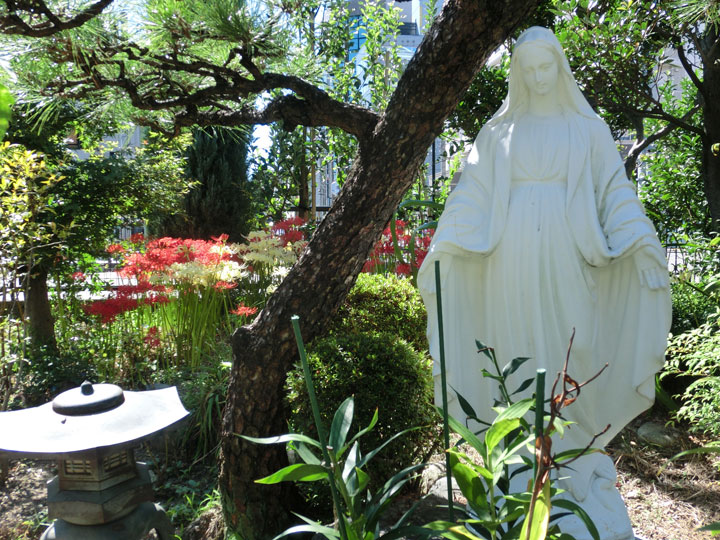 名古屋教区事務所　聖母像