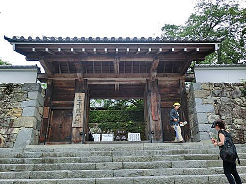 京都　三千院の山門